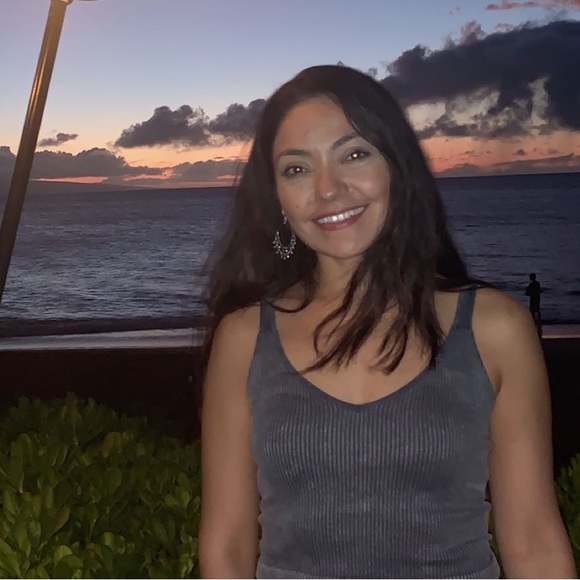 Meet your Posher, Sara - Picture 2 of 2